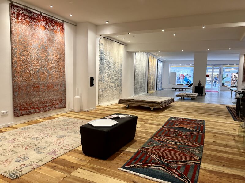 Datei:Bonakdar Teppichkultur Fürth Ladensicht.jpg