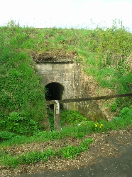 Datei:Scherbsgraben an der Würzburger Bahnlinie.JPG