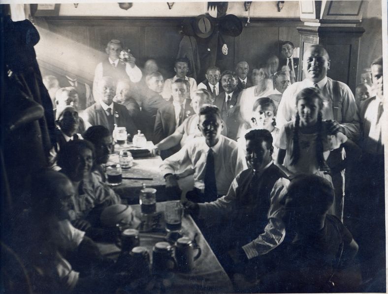 Datei:Wirtsstube im Roten Roß.jpg