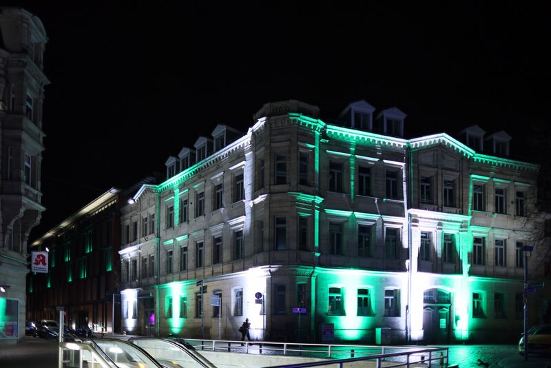 Datei:Kohlenmarkt weiß-grün 2022 1.jpg