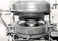 Heißdampfpresse zur Reifen-Vulkanisierung - Foto Reifen-Reichel, ca. 1960