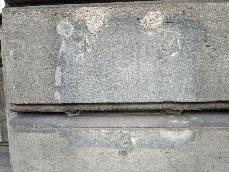 Datei:Briefkasten Schwabacher Schule.jpg