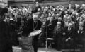 Ehrentribüne während des Kirchweihumzuges am Bauernsonntag, OB Kurt Scherzer bekommt traditionell das Brot überreicht, rechts im sitzen: Alt-OB Hans Bornkessel, 1976