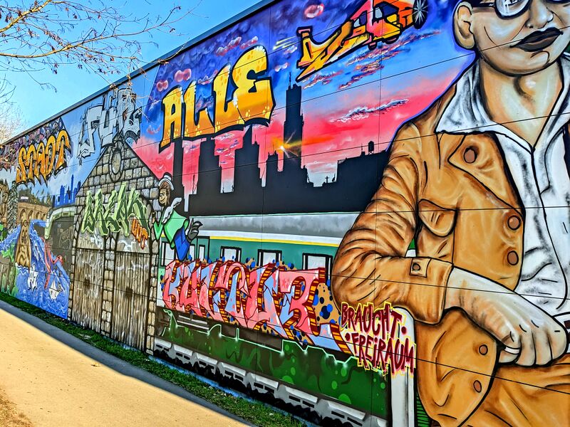 Datei:Feuerwehr Graffiti c 02 2023.jpg