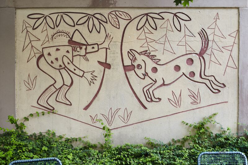 Datei:Kunstmann Märchenwand II.jpg