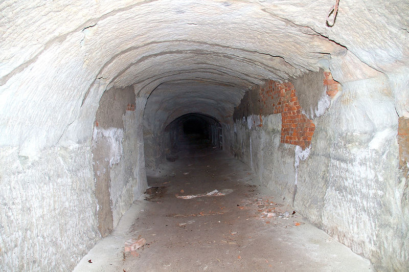 Datei:Bierkeller Burgfarrnbach 23.jpg