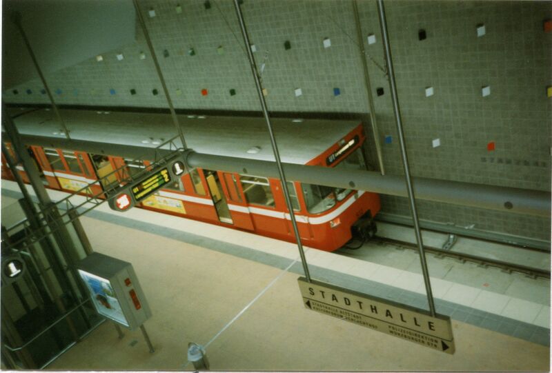 Datei:NL-FW 04 1343 KP Schaack U-Bahnhof 10.12.1998.jpg