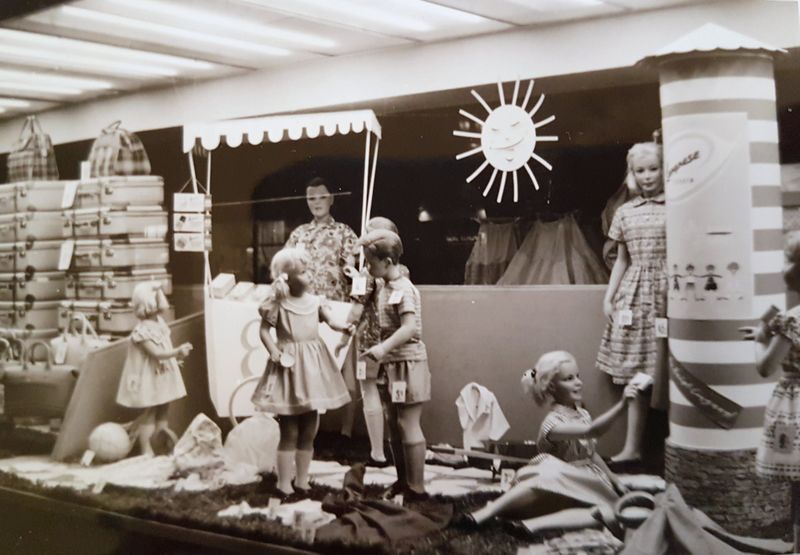 Datei:Bilka Schaufenster VI.jpg