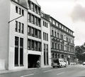 An der Post - im Hintergrund der Bahnhofplatz. Das neue Gebäude links ist zur Sparkasse zugehörig. Ca. 1995 (Mit freundlicher Genehmigung der Fürther Nachrichten)