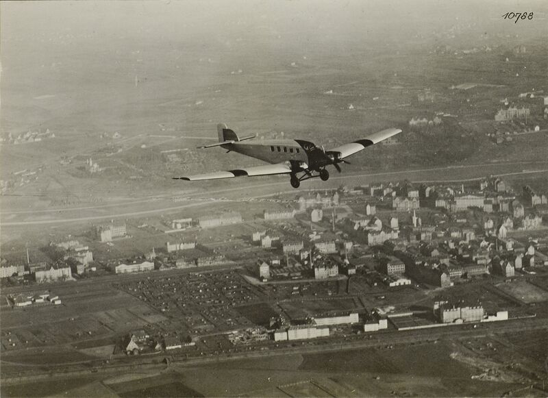 Datei:Erster Flug G23 1924.jpg