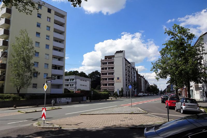 Datei:Erlanger Straße Richtung Norden 10.jpg