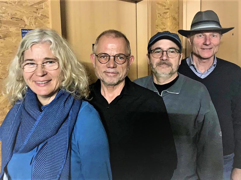 Datei:Lunes Azul3.jpg