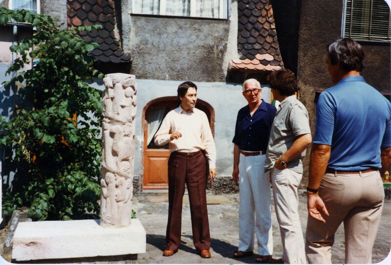 Datei:Weihnachtssäule Waagplatz 1a.jpg