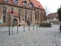 die Pflastersteine von der Schwabacher Straße auf dem Kirchenplatz