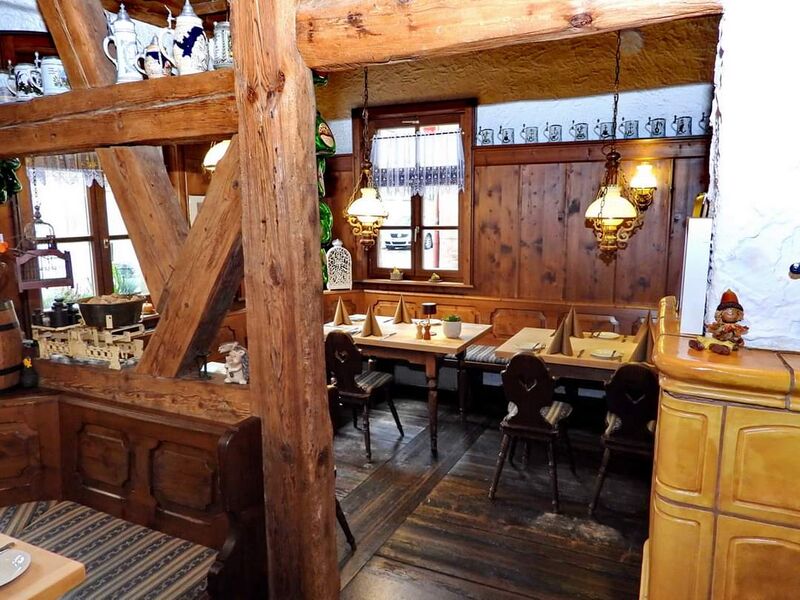 Datei:Weinstube Schilderwach 05.jpg