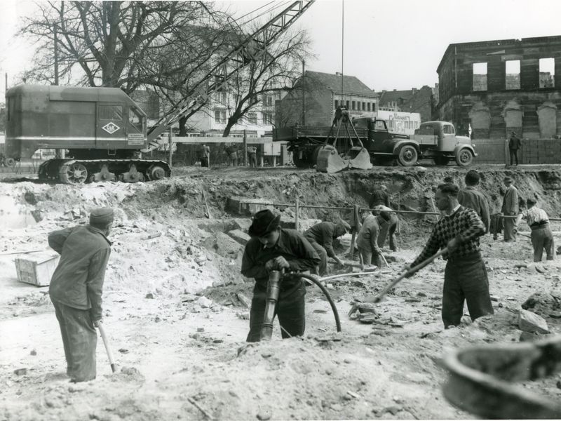 Datei:AOK Neubau 1954005.jpg