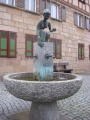 Der Brestlasbrunnen am Cadolzburger Marktplatz von 