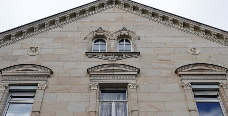 Datei:Königstraße 139 klassizistische Fassade.JPG