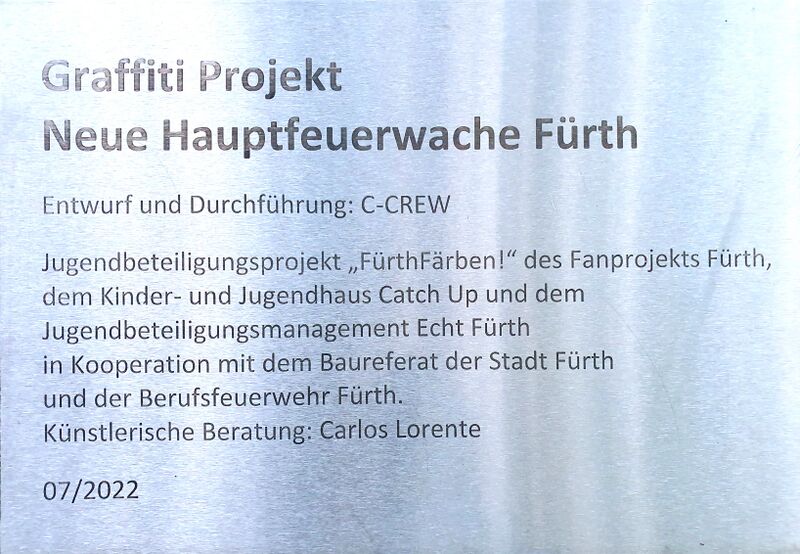 Datei:Schild Graffiti Feuerwache 072022.jpg