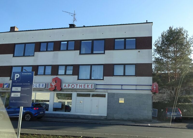 Datei:Adler Apotheke Stadeln 2024.2.jpg