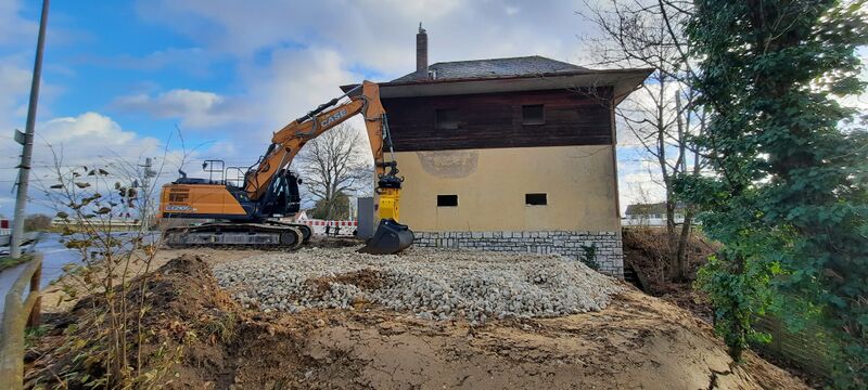 Datei:Bahnhof Vach Stellwerk 2 2023.1.jpg