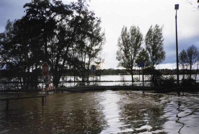 Datei:NL-FW 09 KP 496 Hochwasser Stadeln 1998.2.jpg