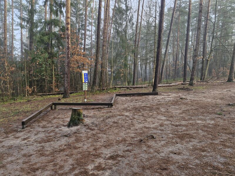 Datei:Vitaparcours station schwebebalken.jpg