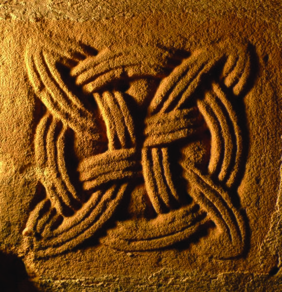 Datei:Kreisknotenflechtwerk cmyk.jpg