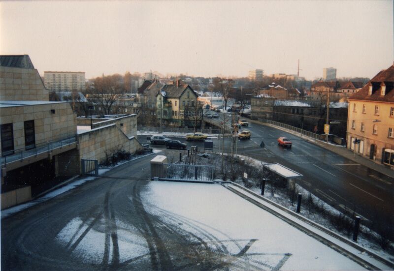 Datei:NL-FW 04 0473 KP Schaack Stadthalle Maxbrücke 1.1.1987..jpg