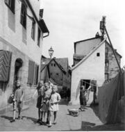 Staudengasse 16 links und 11 Halbgiebel, 1952.jpg