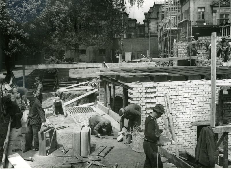 Datei:AOK Neubau 1954006.jpg