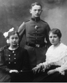 Manfred Bendit mit Schwestern Hilde und Bettina; während des ersten Weltkrieges