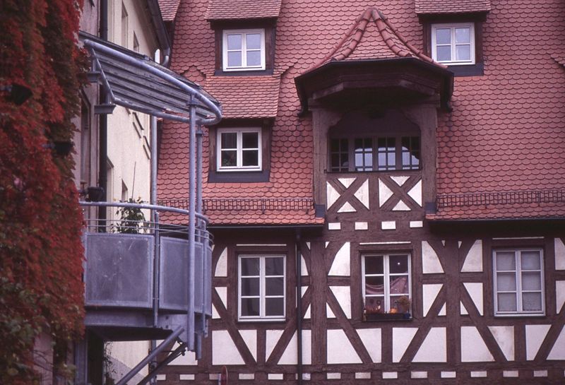 Datei:Balkon Waagplatz.jpg