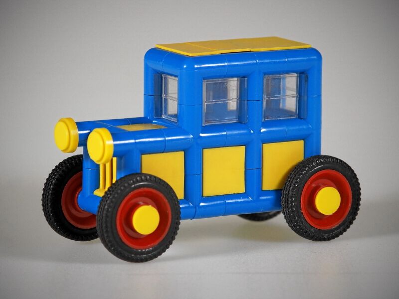 Datei:2021-12-25 Plasticant Auto.jpg