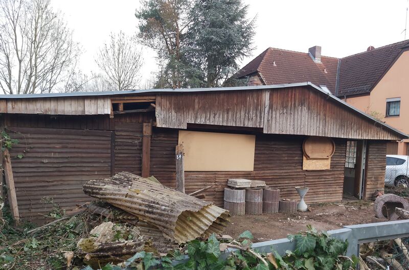 Datei:Holzbaracke Vacher Straße 50.jpg