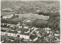 Luftaufnahme Klinikum, im Vordergrund Häuser an der <!--LINK'" 0:60--> und die Gebäude der <!--LINK'" 0:61-->-Brauerei. Historische Postkarte, um 1960
