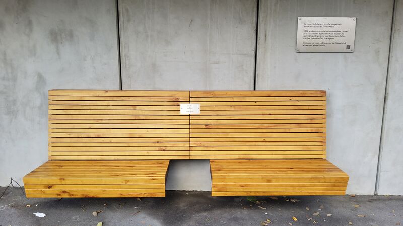 Datei:Midasbank Lange Straße.jpg