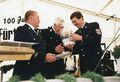 100 Jahr Feier der FFW Mannhof am 27. Juni 1999 mit Klaus Ulrich, 1. Vorsitzender <a class="mw-selflink selflink">Freiwillige Feuerwehr Fürth-Stadeln</a>