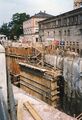 Tiefbauarbeiten vor dem  <!--LINK'" 0:62--> für den zukünftigen <a class="mw-selflink selflink">U-Bahnhof Stadthalle</a> im August 1997
