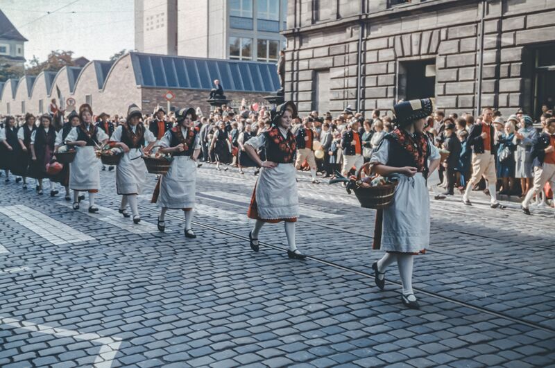 Datei:19671008 ERNTEDANKFESTZUG 16.jpg