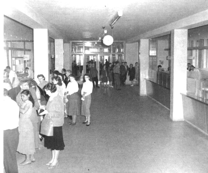 Datei:Haupthalle Leistungsabteilung Neubau Königswarterstr. 28.jpg