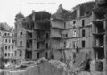 Aufnahme aus der Amalienstraße nach dem Luftangriff 8. auf 9. März 1943, Blick zur Einmündung der Benno-Mayer-Straße mit dem heute noch existierenden Haus Amalienstr. 52a im Hintergrund