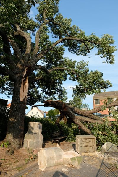 Datei:Martersäule Zerstörung 1.jpg
