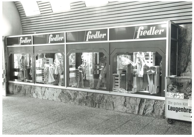 Datei:Hauptbahnhof 1982 (16).jpg