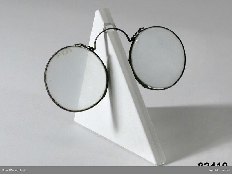 Datei:Schwartz Brille.jpg