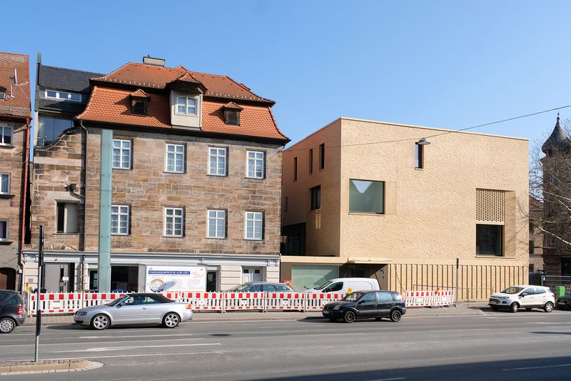 Datei:Neubau Jüdisches Museum Franken 2018 2.jpg