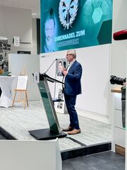 Ehrung Helmut Hack SpVgg Nov 2024 7.jpg