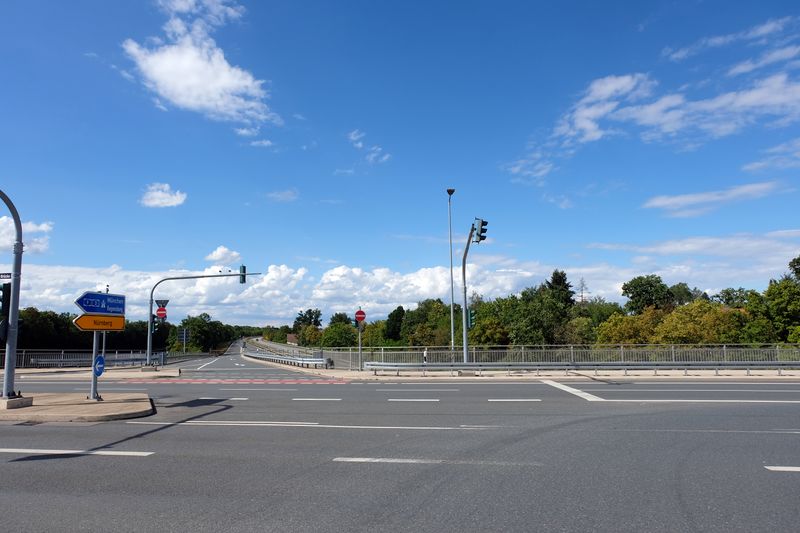 Datei:Graf-Stauffenberg-Brücke Aug 2020 1.jpg