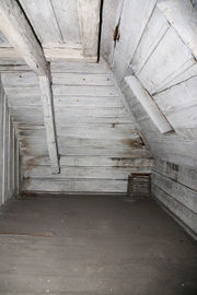 Pechhütte Dachboden 4.jpg