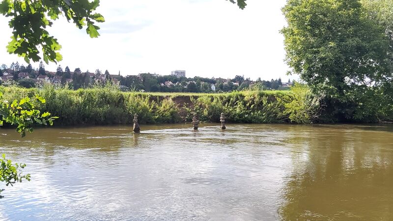 Datei:Steinkunst an der Spitz 07.07.2020.jpg